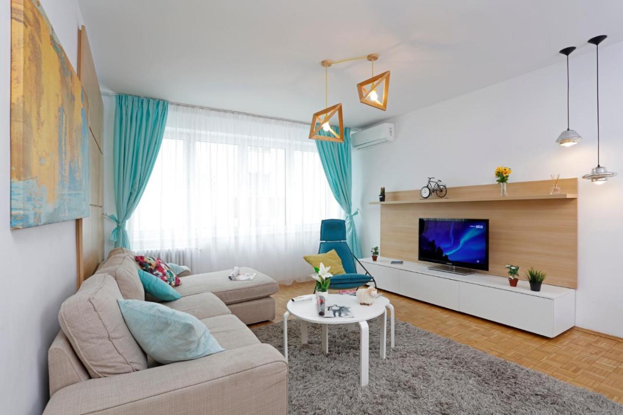 Lovely 2 Bedroom Apartment Near Old Town Bükreş Dış mekan fotoğraf